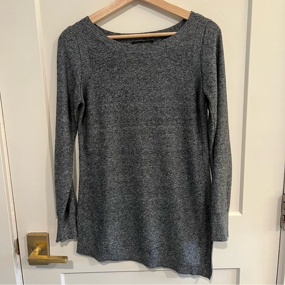 Banana Republic Gray Stretch Knit Asymmetrical lightweight sweater XS - Picture 1 of 10